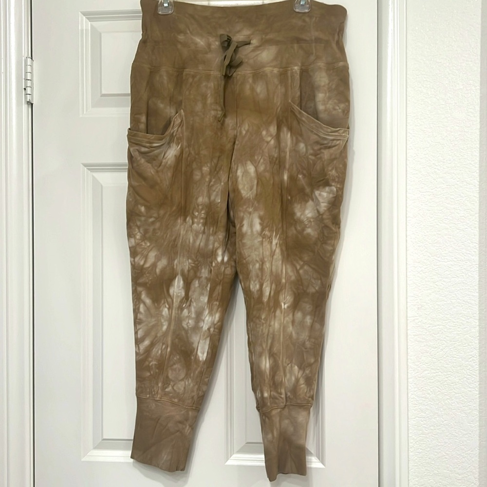 ✨All In Motion Tie Dye High Rise Joggers